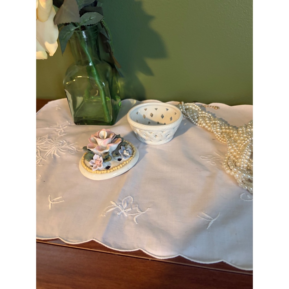 Vintage Capodimonte Style Porcelain Rose Trinket Dish, Reticulated - Picture 4 of 7